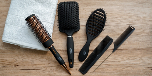 Narz�dzia, kt�re decyduj�: Szczotki i grzebienie Detail � Hair style